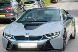 Runi ostao bez dozvole, prodaje svoj BMWi8