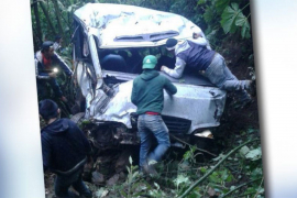 Autobus sletio u provaliju, osam ljudi poginulo