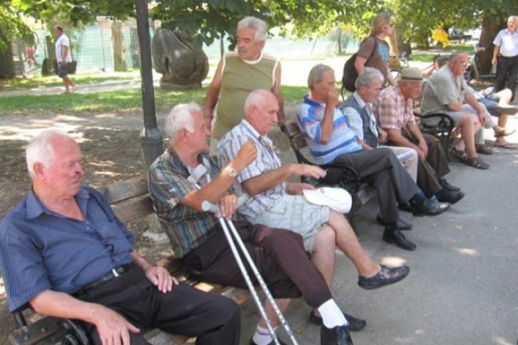 U RS od danas povećana starosna granica za odlazak u penziju