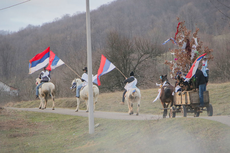 Mještani Ljubačeva kod Banjaluke ponosni na svoju tradiciju na Badnji dan