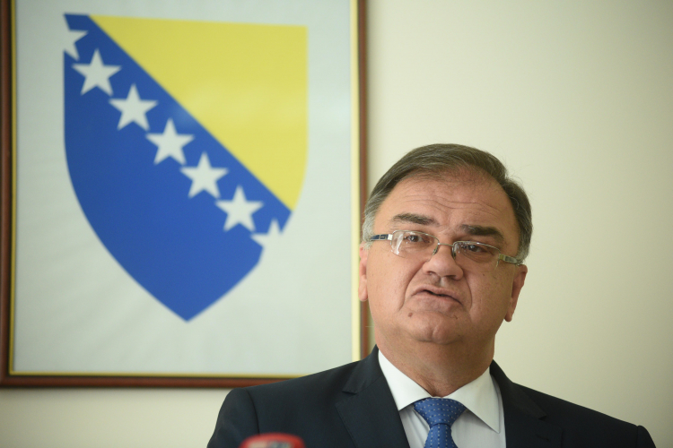 Ivanić: Božić promoviše ljubav i mir