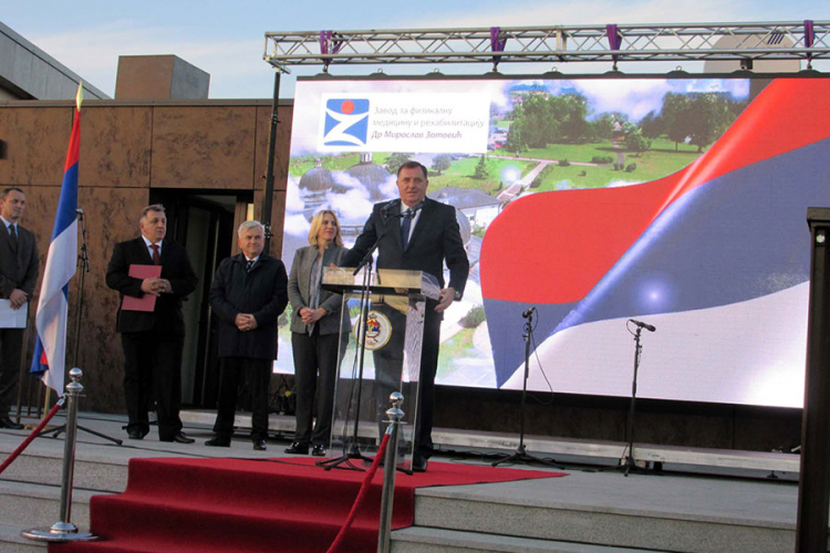 U Laktašima otvoren trg "9. januar"