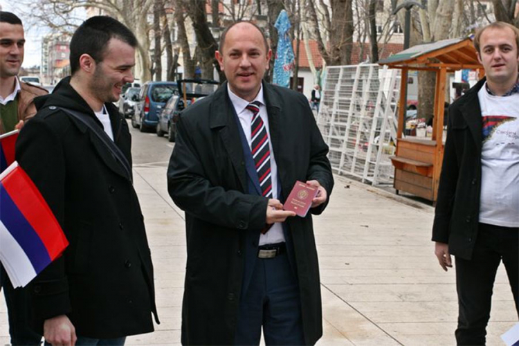 Luki Petroviću uručen prvi "Pasoš Republike Srpske"