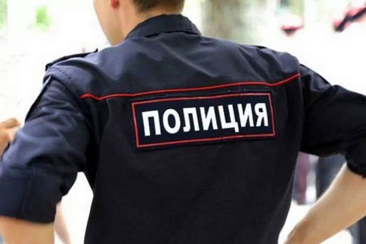 Napadači izboli osam učenika i nastavnicu