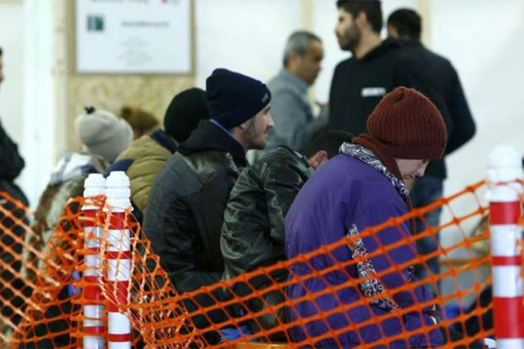 Broj tražilaca azila u Njemačkoj prošle godine pao na 186.000