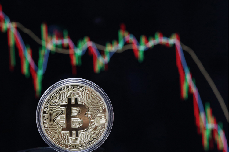 Pad bitcoina za 25 odsto