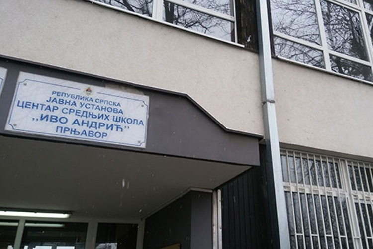 Skandal u Prnjavoru: Domar sa učenicom imao seks-aferu