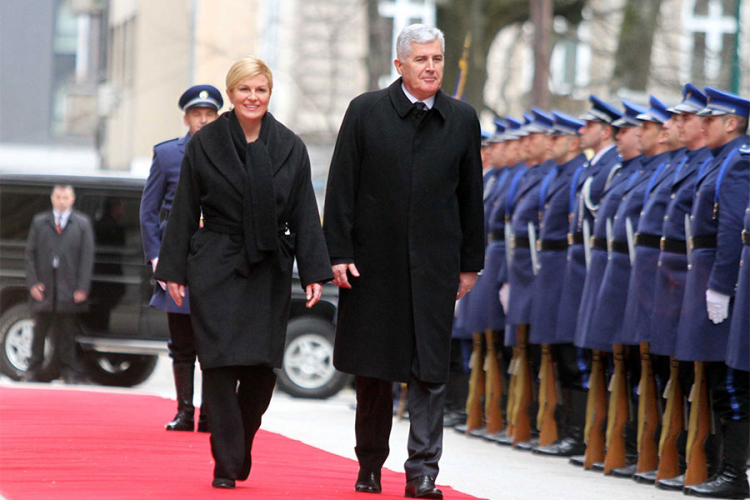 Svečani doček za Kolindu Grabar-Kitarović ispred Predsjedništva BiH