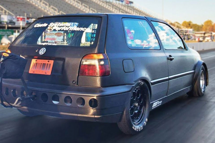 Golf brži od Bugatti Veyrona
