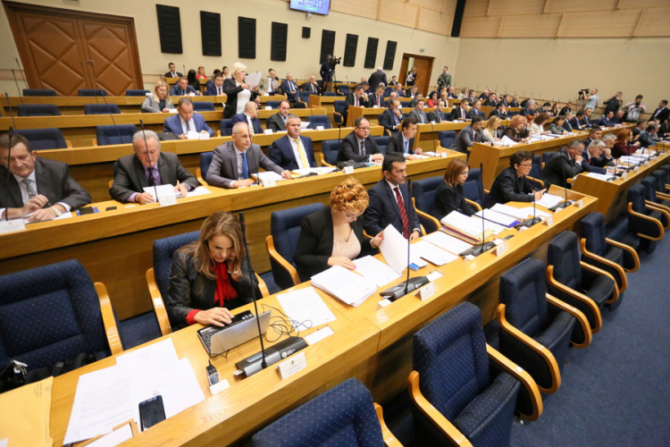 Opozicija bojkotuje dnevni red sa njihovim interpelacijama