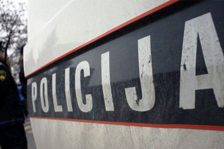 Jedna osoba se slučajno ranila u nogu u Zavidovićima