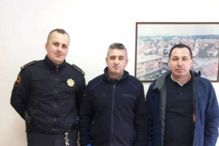 Policajci spriječili pljačku banke: Razbojnika oborili na pod i oteli mu pušku