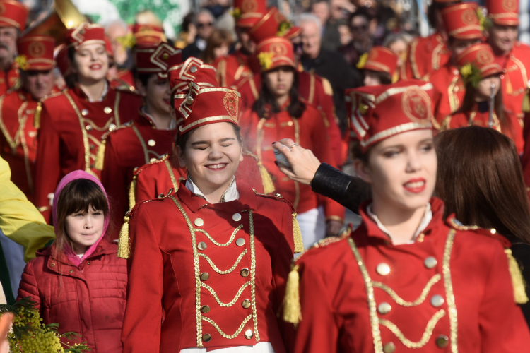 "Karavan mimoza" prodefilovao ulicama Banjaluke