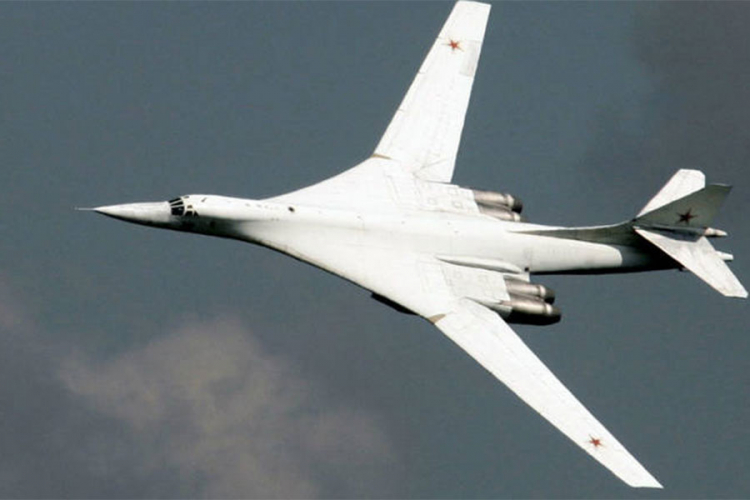 Putin: Unaprijeđeni strateški bombarderi za jačanje vojne moći