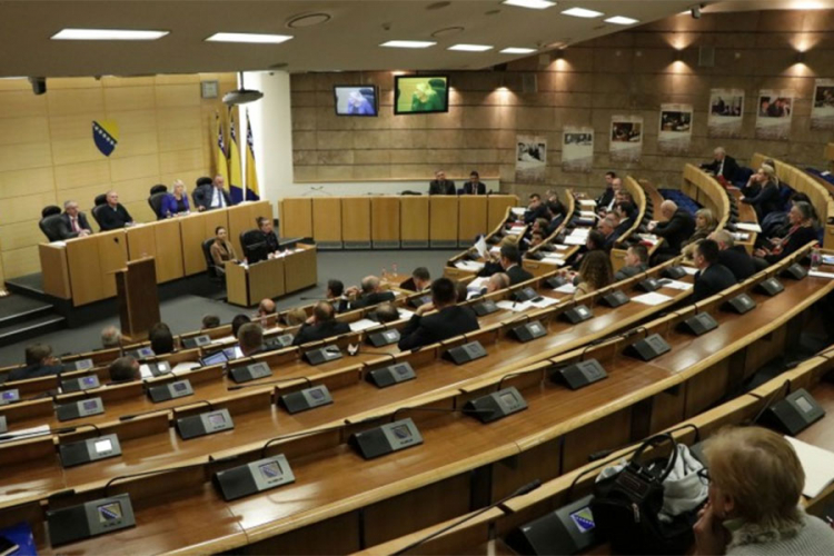 Federacija BiH dobila novi Zakon o PIO, od narednog mjeseca u primjeni