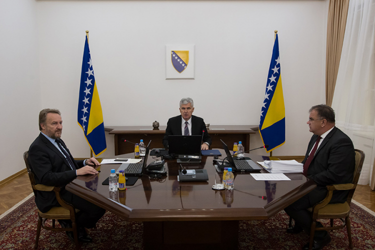 Bez dana iskustva u diplomatiji imenovan za ambasadora BiH u Poljskoj