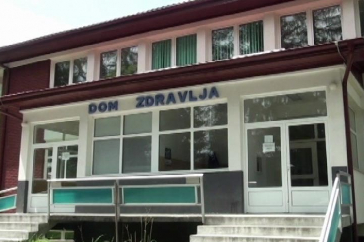 Pedijatar iz Vlasenice odbio pregledati bolesno dijete iz Šekovića