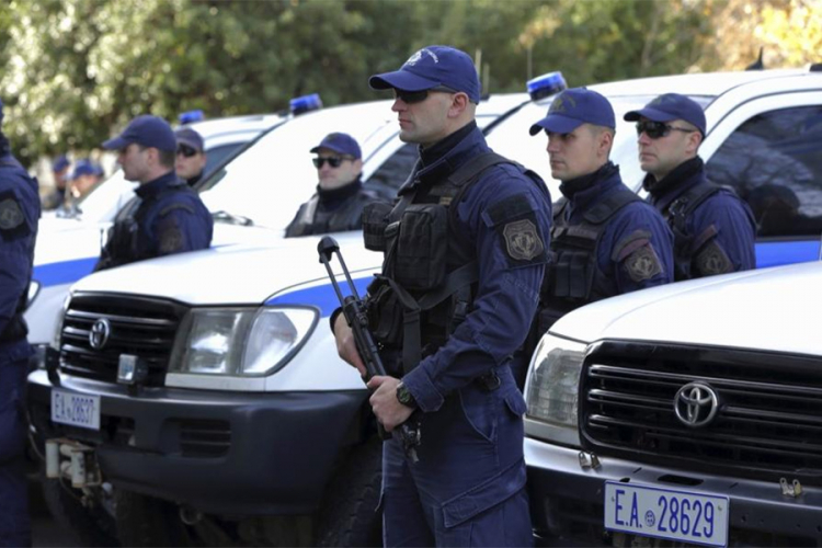 U Atini uhapšen Avganistanac sa detonatorima u rancu