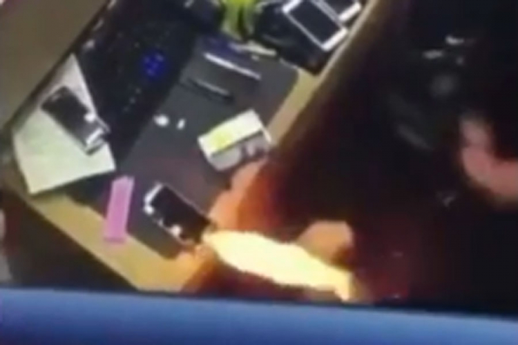 Nestručna zamjena baterije na telefonu je veoma opasna, pogledajte zašto