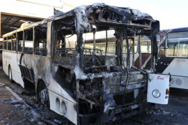 Autobus sletio s puta, poginulo najmanje 27 osoba