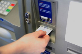 Pronašli bankomat karticu pa podigli novac