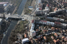 Sjeverna Mitrovica izlijepljena plakatama "10 godina okupacije Kosova i ...