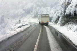 Vozači oprez, poledica na putu