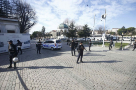 Zapalio se muškarac na trgu u Istanbulu