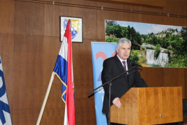Čović u Jajcu: Potrebno izgraditi ambijent u kojem se može živjeti