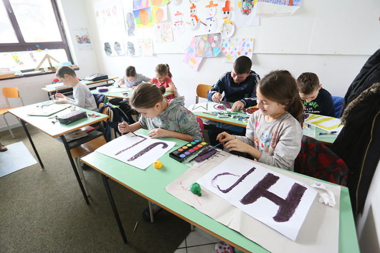 Škola u selu Koprivna pretijesna za đake
