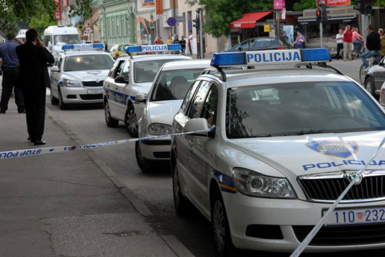 Razbojnik sa suzavcem ubijen tokom pljačke