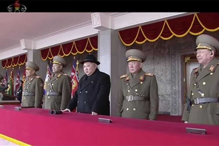 Kim pokazao naoružanje, objavljeni snimci