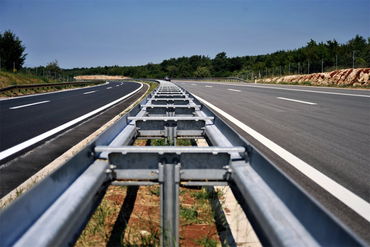 Ukradeno više od dva kilometra zaštitne ograde na autoputu