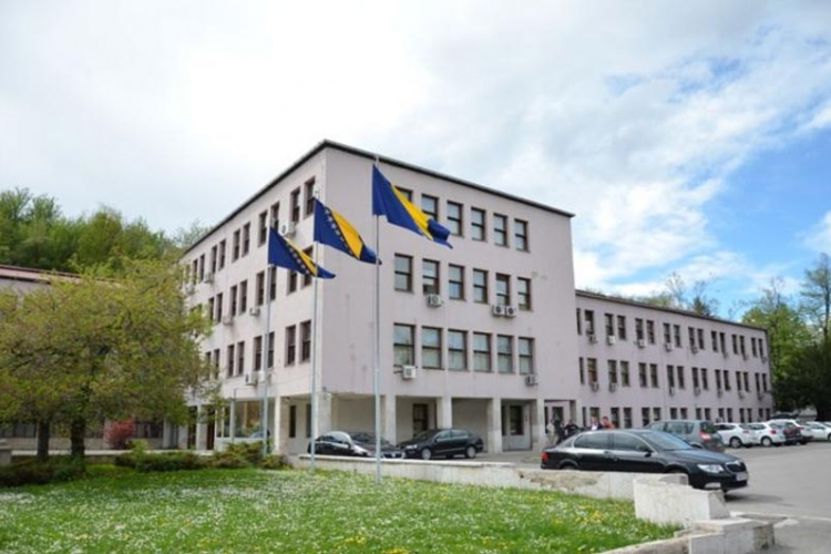 Federacija BiH ima 7.150 državnih službenika