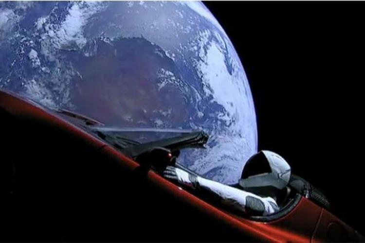 Astronomi već zabilježili Maskov auto u svemiru