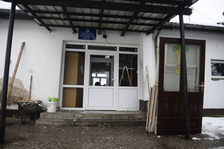 Nova stolarija za toplije učionice u školi u Česmi