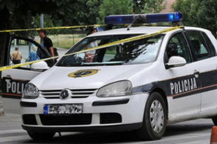 Dvoje povrijeđeno u sudaru škode i mercedesa u Sarajevu