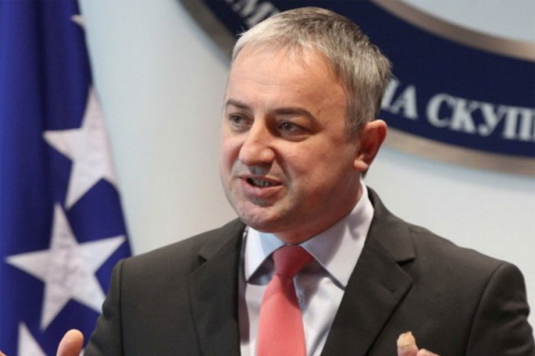 Borenović o nabavci oružja: Kao da se radi o 2.500 nuklearnih bojevih glava