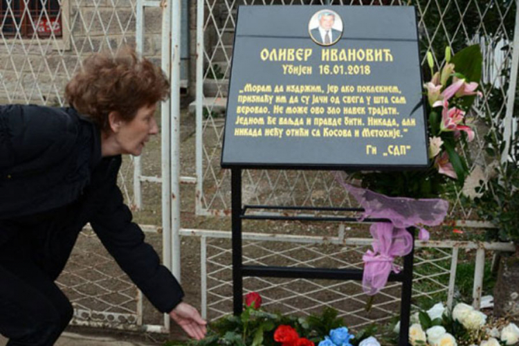 Otkrivena spomen ploča Oliveru Ivanoviću