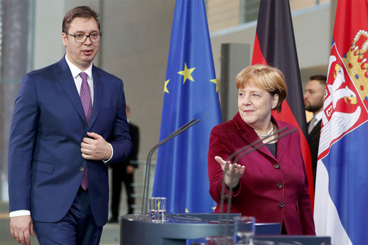 Vučić danas sa Merkelovom u Berlinu