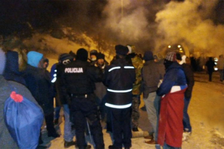 Blokirane saobraćajnice u nekoliko gradova u FBiH