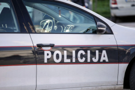 Policajci sletjeli u kanal