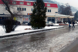Ledena kiša pretvorila fočanske ulice u bob staze