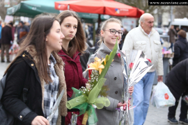 8. mart u Banjaluci: Cvijeće i nasmijana ženska lica