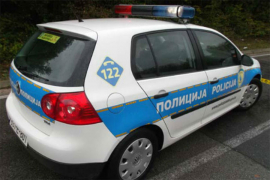 Na četvoricu mladića pustio psa, kasnije ranio jednog