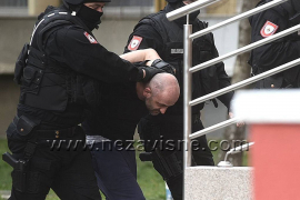 Predložen pritvor za napadača na dobojsku policiju