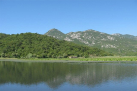 U priobalju Skadarskog jezera voda počela da ulazi u objekte