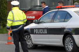 Udario pješaka, pa pobjegao