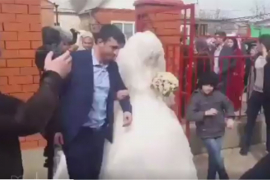 Mladenci sa vjenčanja na glasanje