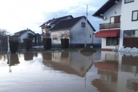 U Kostajnici aktivirana nova klizišta, nivo Une u opadanju